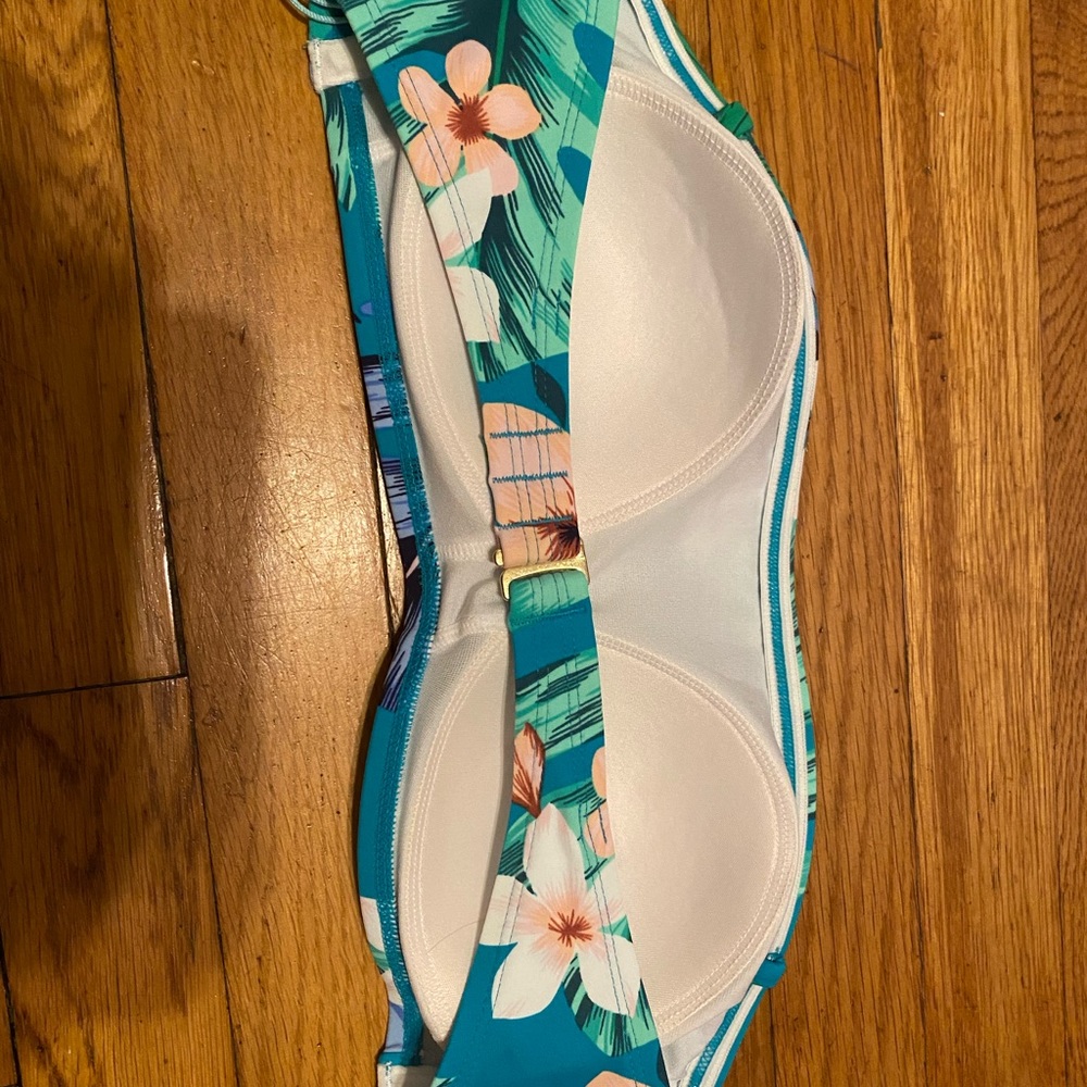 KONA SOL 2 pc bathing suit. - Picture 4 of 7